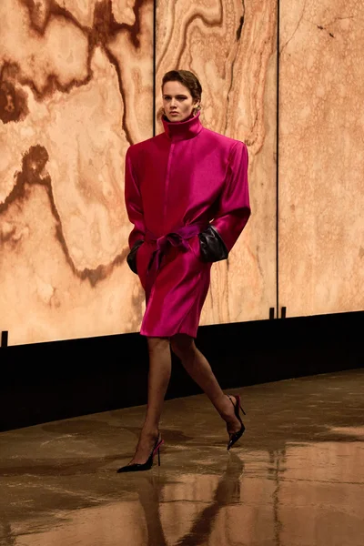 Look 3